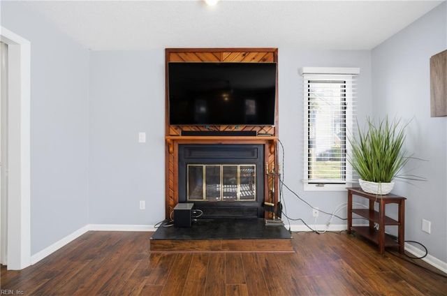 652 Pinewood DR, Virginia Beach, VA 23451