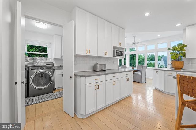 9212 WILLOW POND LN, Rockville, MD 20854