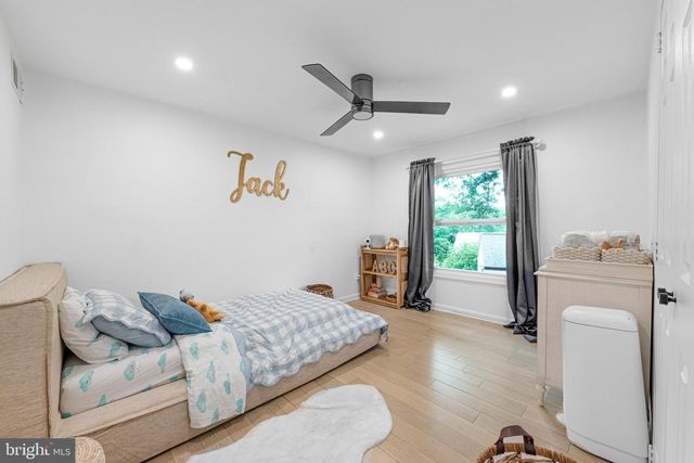 9212 WILLOW POND LN, Rockville, MD 20854