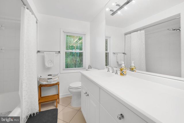 9212 WILLOW POND LN, Rockville, MD 20854