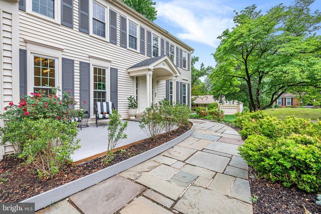 9212 WILLOW POND LN, Rockville, MD 20854