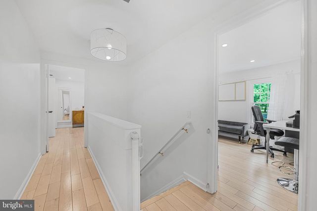 9212 WILLOW POND LN, Rockville, MD 20854