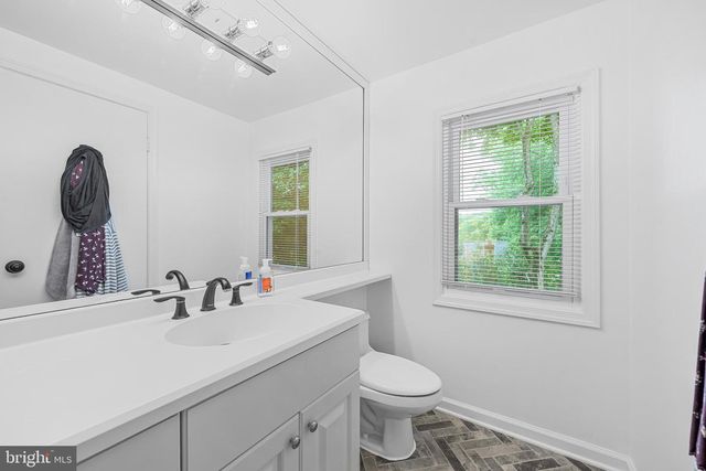9212 WILLOW POND LN, Rockville, MD 20854