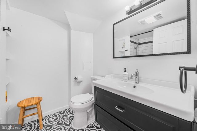 9212 WILLOW POND LN, Rockville, MD 20854