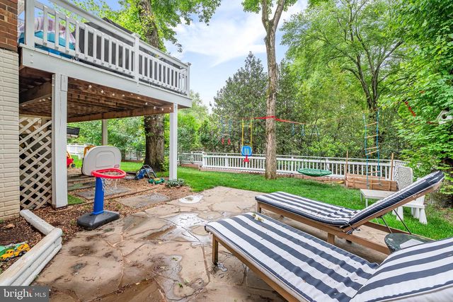 9212 WILLOW POND LN, Rockville, MD 20854