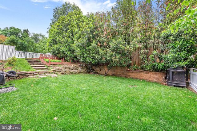 9212 WILLOW POND LN, Rockville, MD 20854