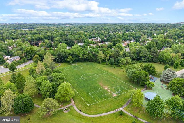 9212 WILLOW POND LN, Rockville, MD 20854