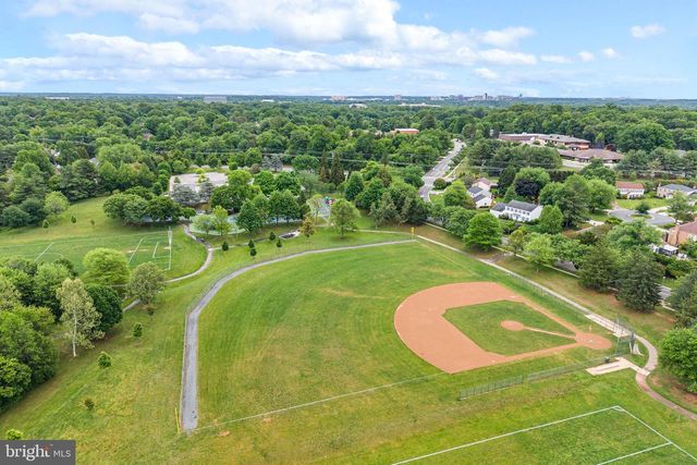 9212 WILLOW POND LN, Rockville, MD 20854