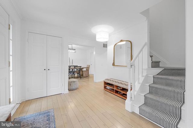 9212 WILLOW POND LN, Rockville, MD 20854
