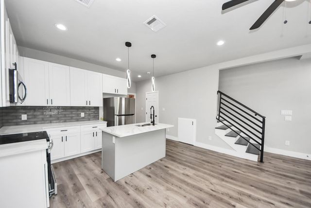 19104 Sears Drive A, Houston, TX 77338