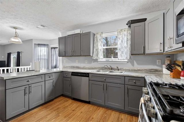 2792 Brandon Lake Drive, Snellville, GA 30039