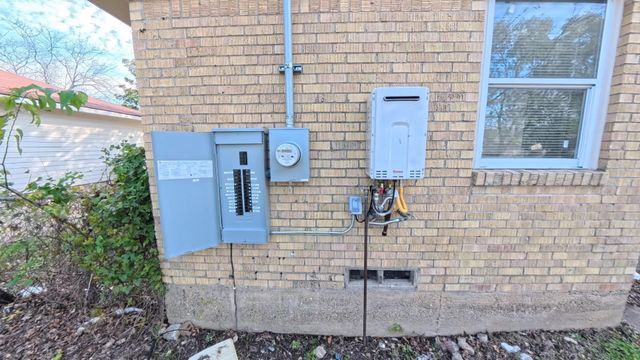 2233 Huskey Street, Garland, TX 75041