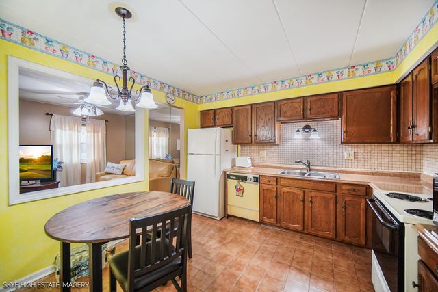 3704 215th Street 105, Matteson, IL 60443