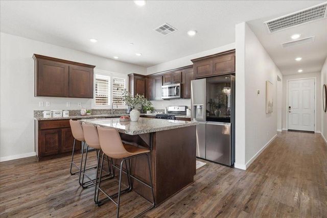 2208 Provincetown Way, Roseville, CA 95747