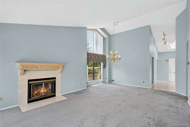 91 Hidden Ponds, Smithtown, NY 11787