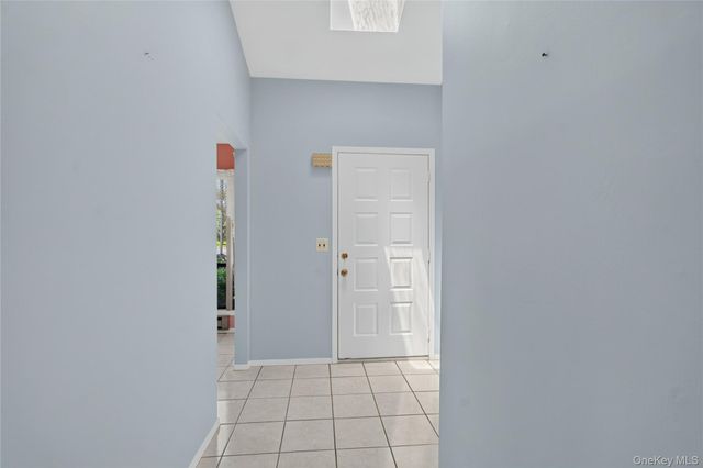 91 Hidden Ponds, Smithtown, NY 11787