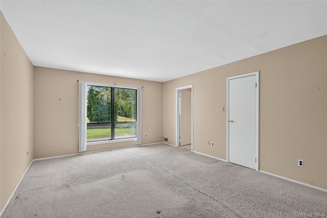 91 Hidden Ponds, Smithtown, NY 11787