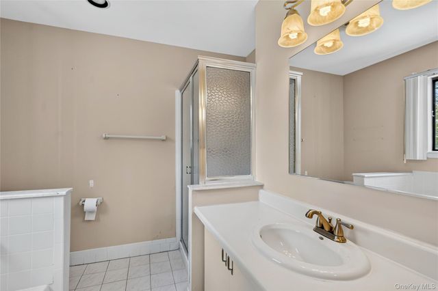 91 Hidden Ponds, Smithtown, NY 11787