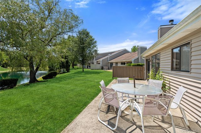 91 Hidden Ponds, Smithtown, NY 11787
