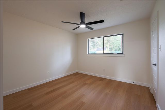 24118 E Lake Houston Pkwy, Huffman, TX 77336