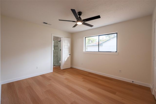 24118 E Lake Houston Pkwy, Huffman, TX 77336