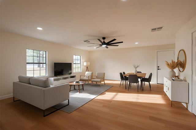 24118 E Lake Houston Pkwy, Huffman, TX 77336