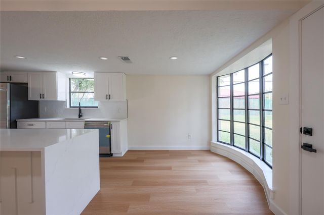 24118 E Lake Houston Pkwy, Huffman, TX 77336