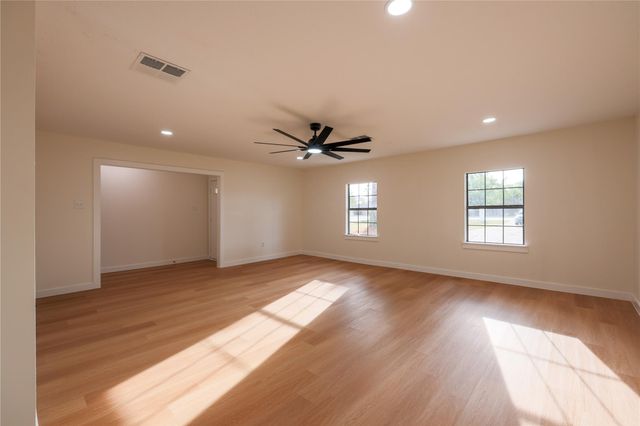 24118 E Lake Houston Pkwy, Huffman, TX 77336