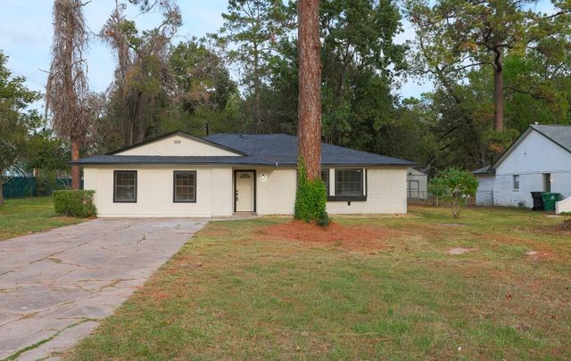 24118 E Lake Houston Pkwy, Huffman, TX 77336