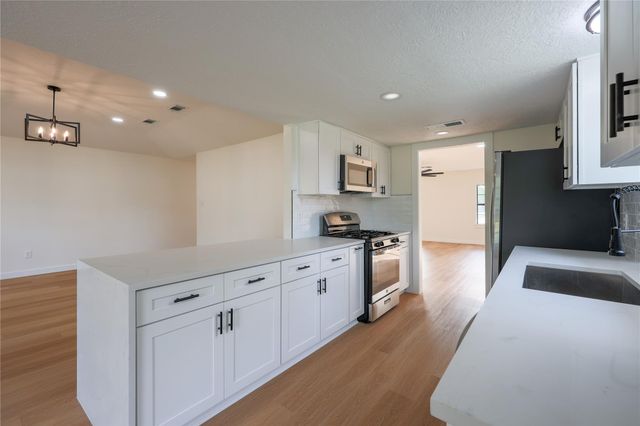 24118 E Lake Houston Pkwy, Huffman, TX 77336