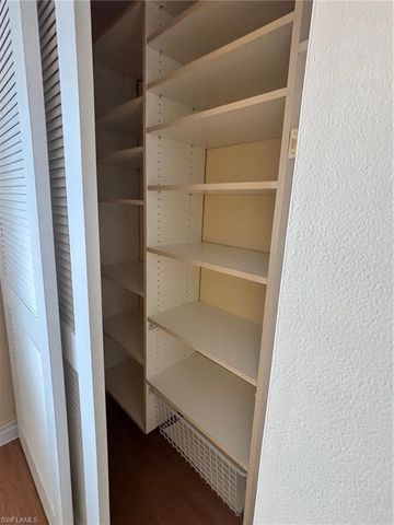 296 4th AVE S 296, Naples, FL 34102