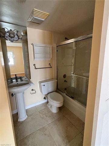 296 4th AVE S 296, Naples, FL 34102