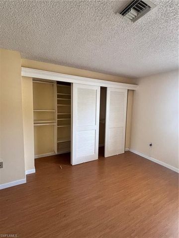 296 4th AVE S 296, Naples, FL 34102