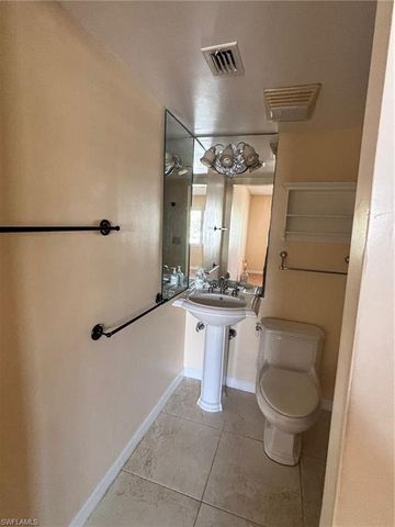 296 4th AVE S 296, Naples, FL 34102