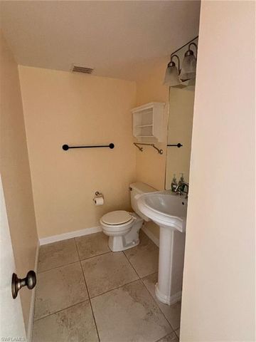 296 4th AVE S 296, Naples, FL 34102