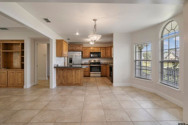 201 COUNTY ROAD 3821, Troup, TX 75789