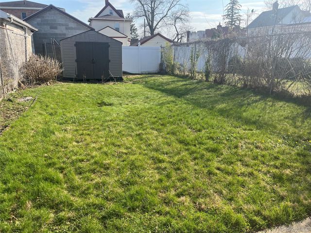 149-14 21 Avenue 1, Whitestone, NY 11357