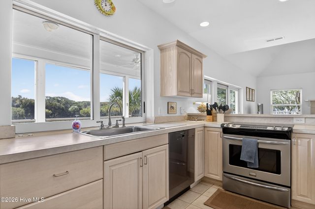 6 Spikerush Court, Bald Head Island, NC 28461