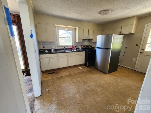 2920 Glendale Avenue, Kannapolis, NC 28081