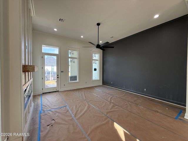 109 Meadow Walk Drive, Broussard, LA 70518