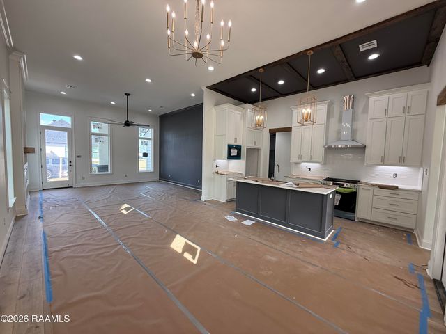 109 Meadow Walk Drive, Broussard, LA 70518