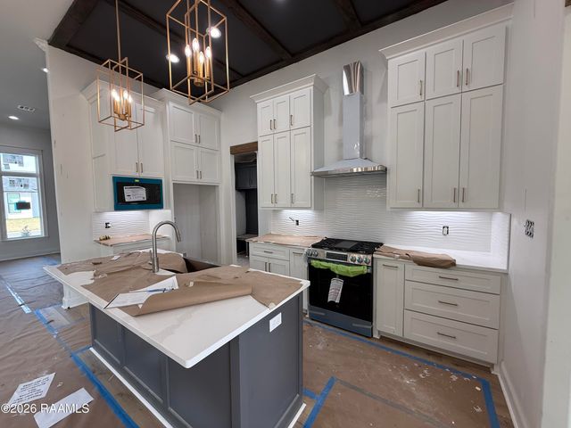 109 Meadow Walk Drive, Broussard, LA 70518