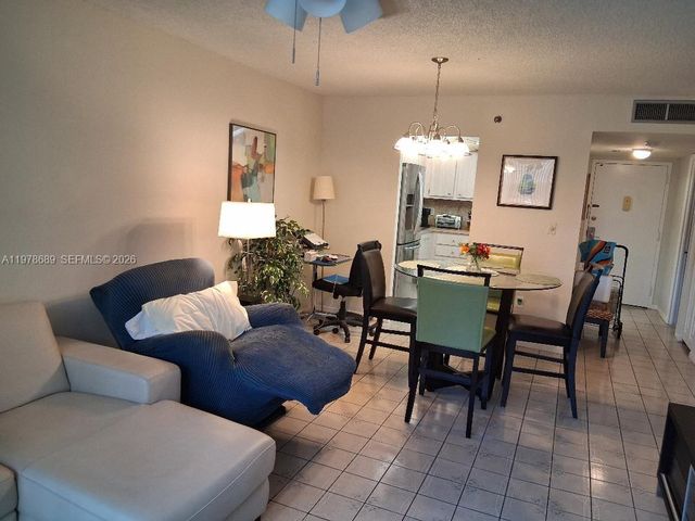 1100 St Charles Pl 213, Pembroke Pines, FL 33026