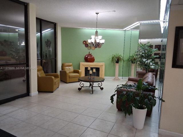 1100 St Charles Pl 213, Pembroke Pines, FL 33026
