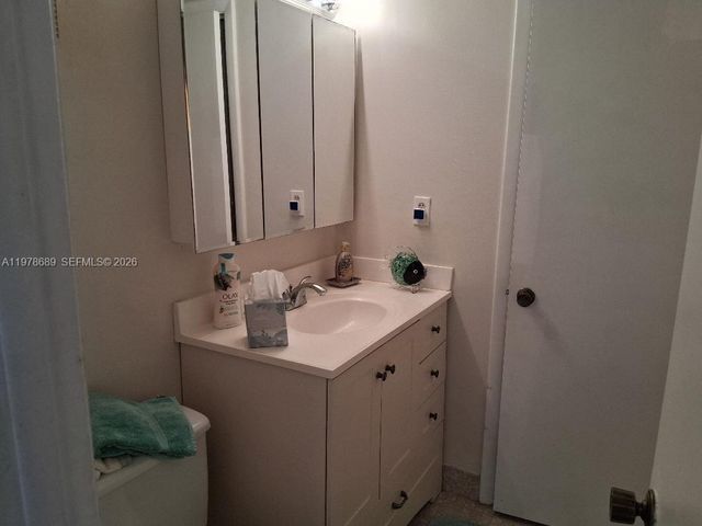 1100 St Charles Pl 213, Pembroke Pines, FL 33026