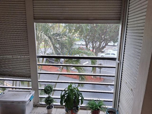 1100 St Charles Pl 213, Pembroke Pines, FL 33026