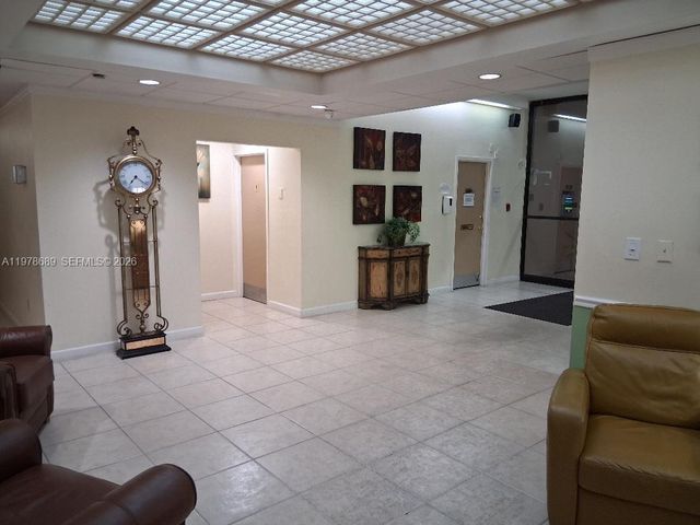 1100 St Charles Pl 213, Pembroke Pines, FL 33026