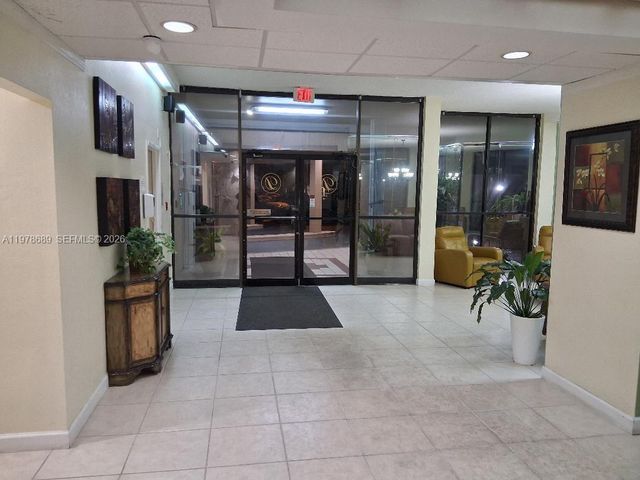 1100 St Charles Pl 213, Pembroke Pines, FL 33026