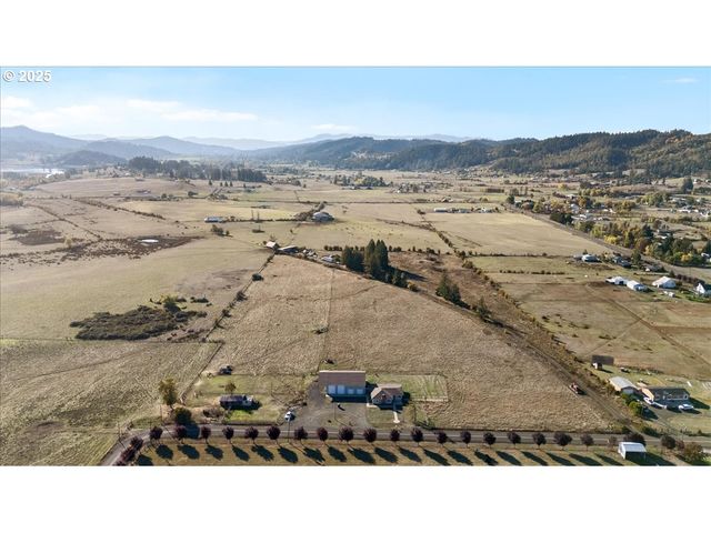 557 PLAT B Rd, Sutherlin, OR 97479