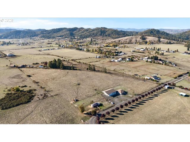 557 PLAT B Rd, Sutherlin, OR 97479